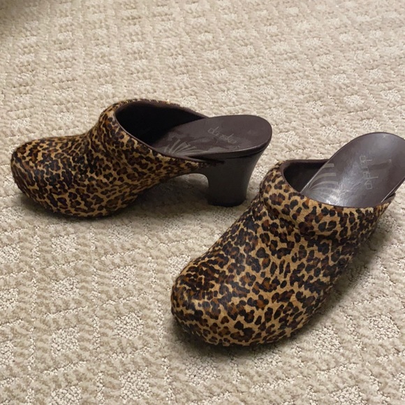 Dansko Leopard Clogs - Picture 1 of 3
